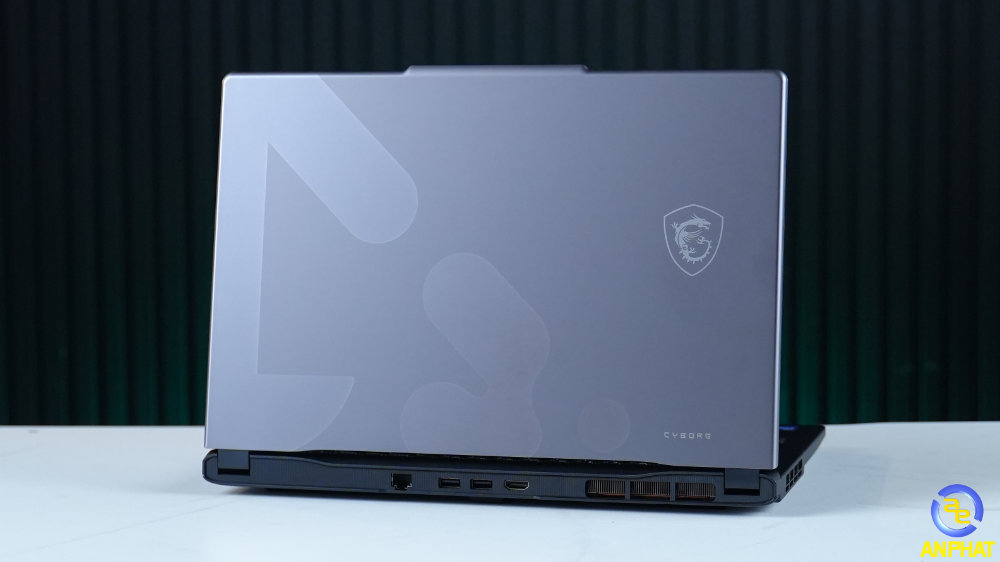Laptop MSI Cyborg 15 Max C13WE-422VN