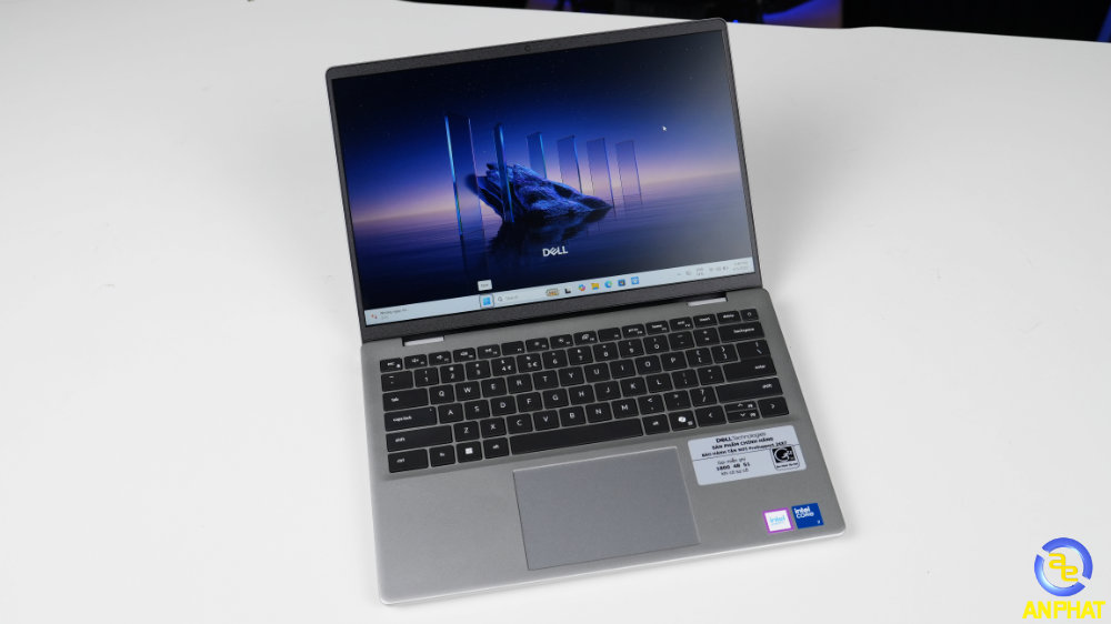 Laptop Dell Pro 14 Essential PV14250-150U-161TBU