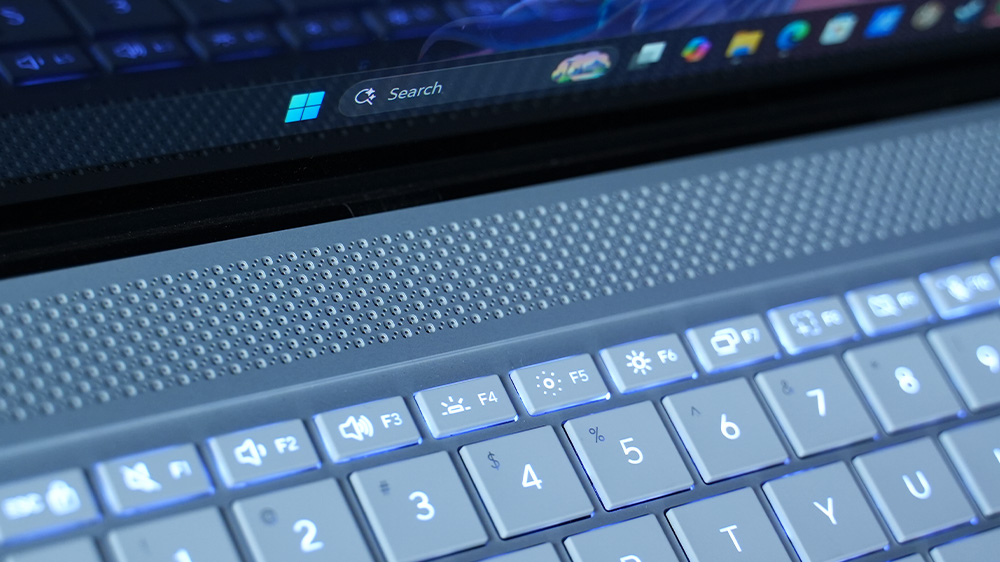 Laptop ASUS Zenbook S 16 UM5606GA-SS384WS 