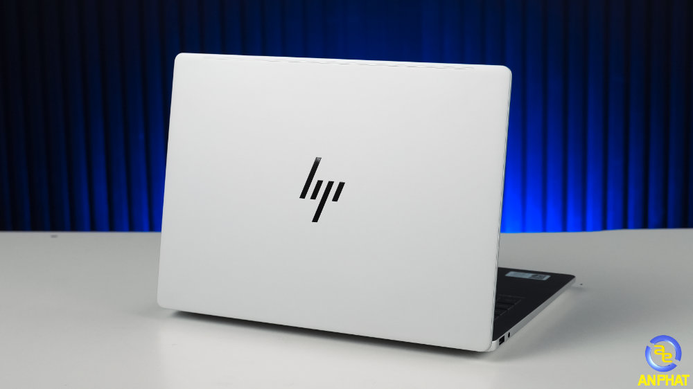 Laptop HP OmniBook 7 14-fr0033TU C1MN2PA
