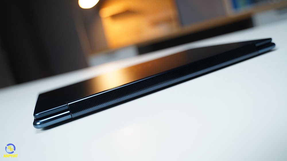 Laptop Lenovo Yoga 9 2in1 14ILL10 83LC002LVN