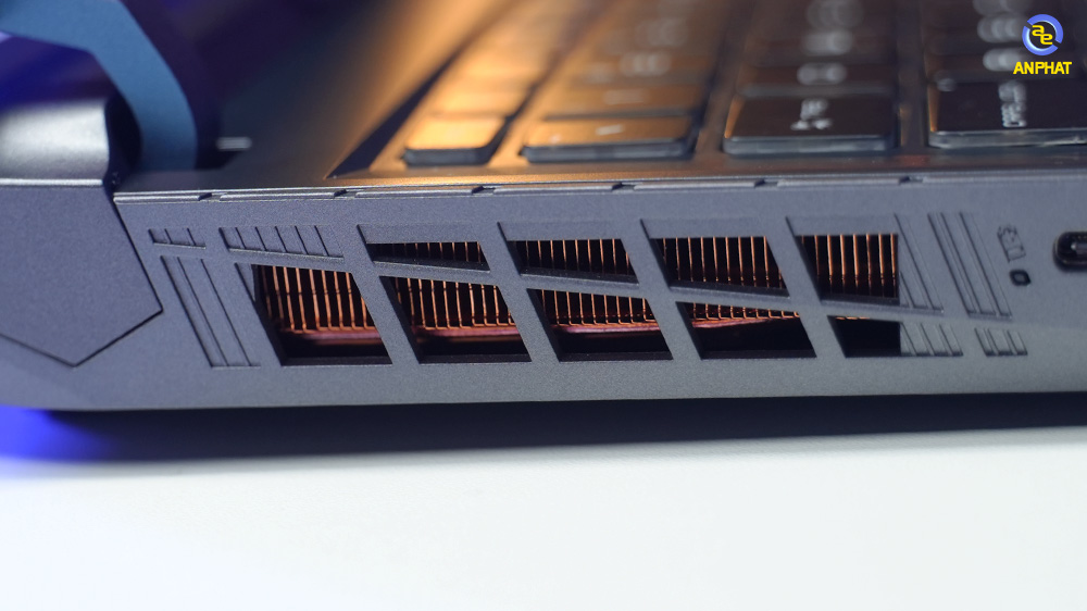 Laptop MSI Vector 16 HX AI A2XWHG 010VN