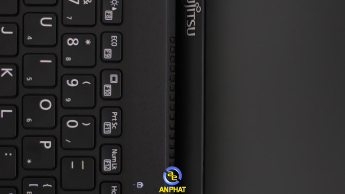 Laptop Fujitsu Lifebook U9311 (Core™ i7-1165G7 | 16GB | 1TB | Intel Iris Xe | 13.3 inch FHD | FreeDos | Đen) - ANPHATPC.COM.VN