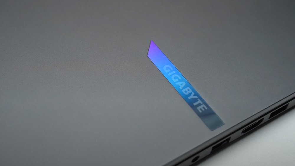 Laptop GIGABYTE AERO X16 X161VH93VNC64AH