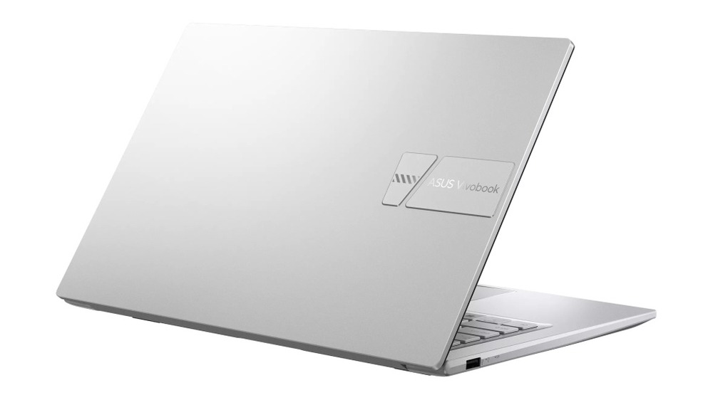 Thiết kế mặt lưng bạc của laptop ASUS Vivobook X1404VA-EB2372W
