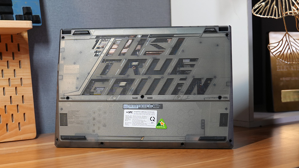 Laptop Gaming MSI Cyborg 15 AI A1VEK-245VN