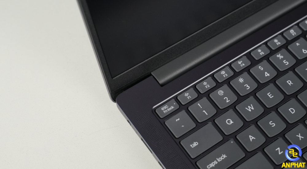 Laptop Lenovo IdeaPad Slim 3 14IPH11 83UQ003PVN