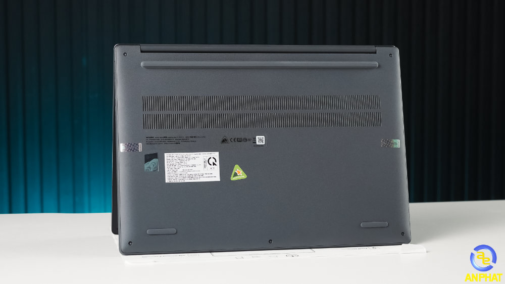 Laptop Lenovo IdeaPad Slim 3 16IPH11 83US003YVN