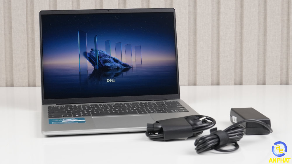 Laptop Dell 14 DC14250 C7U161W11SLU