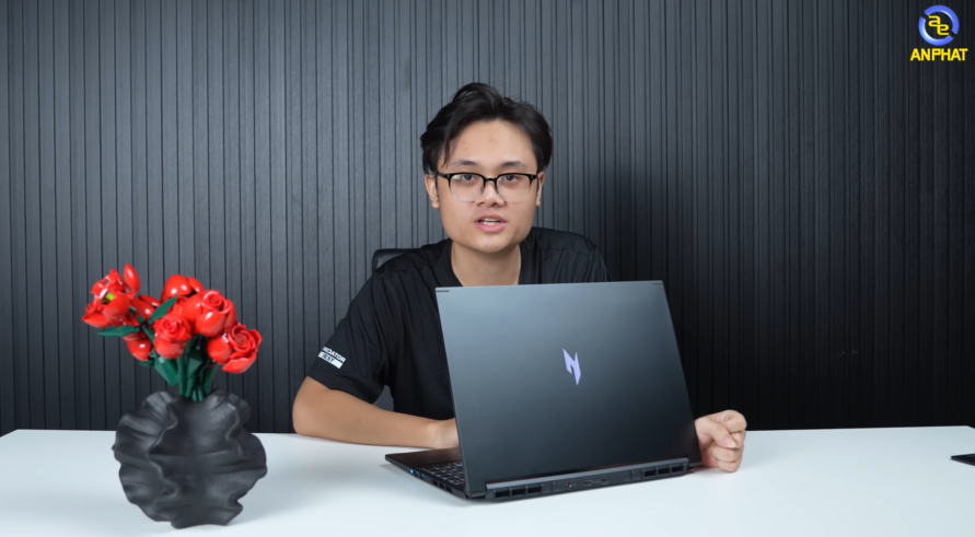 Review Laptop Acer Gaming Nitro V 16 AI ProPanel : Bước Chân vào Kỷ Nguyên AI Gaming