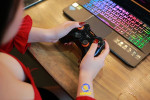 500k nên mua tay cầm chơi game nào? Màn so sánh PXN 9613, Logitech F310 và v600s