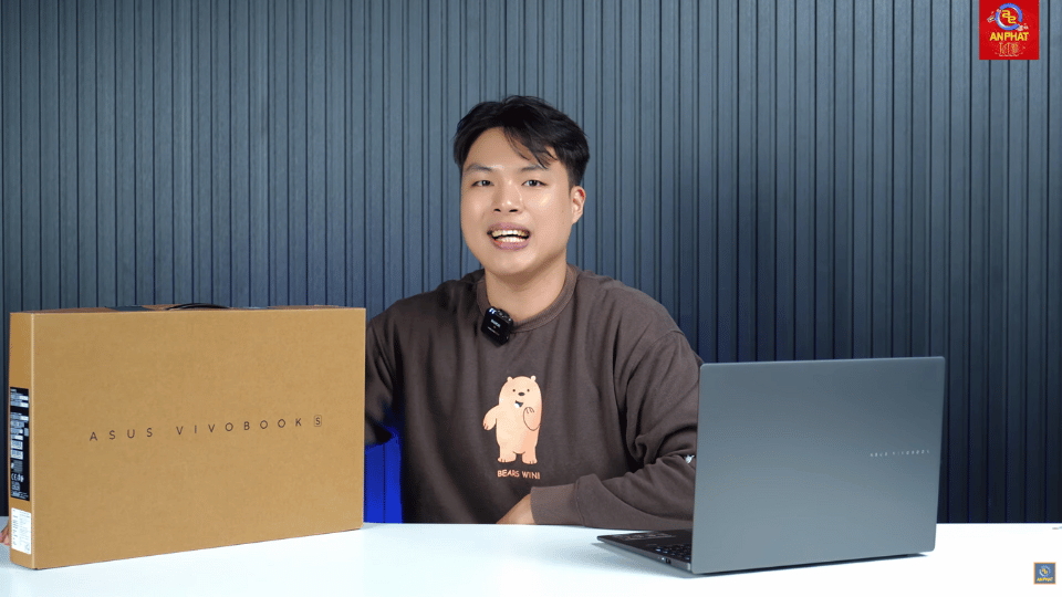 Đánh Giá ASUS Vivobook S16 (Copilot+ PC)  Snapdragon X Plus: Pin Trâu Vô Đối, Màn Hình 16 Inch Nhưng Nhẹ Tựa Lông Hồng