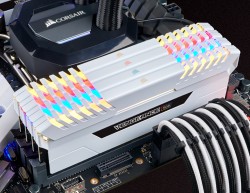 Ram Corsair Vengeance 16GB (2x8GB) DDR4 3000MHz C15 RGB White (CMR16GX4M2C3000C15W)